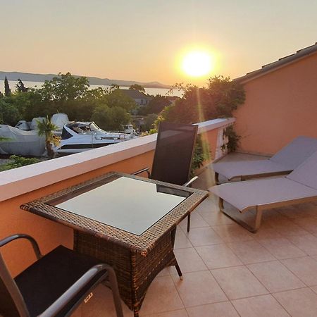 Apartments Durdica Bobic Biograd Na Moru Bagian luar foto
